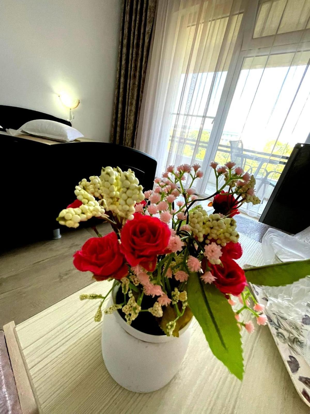Hotel Iulia Resort Венус Экстерьер фото